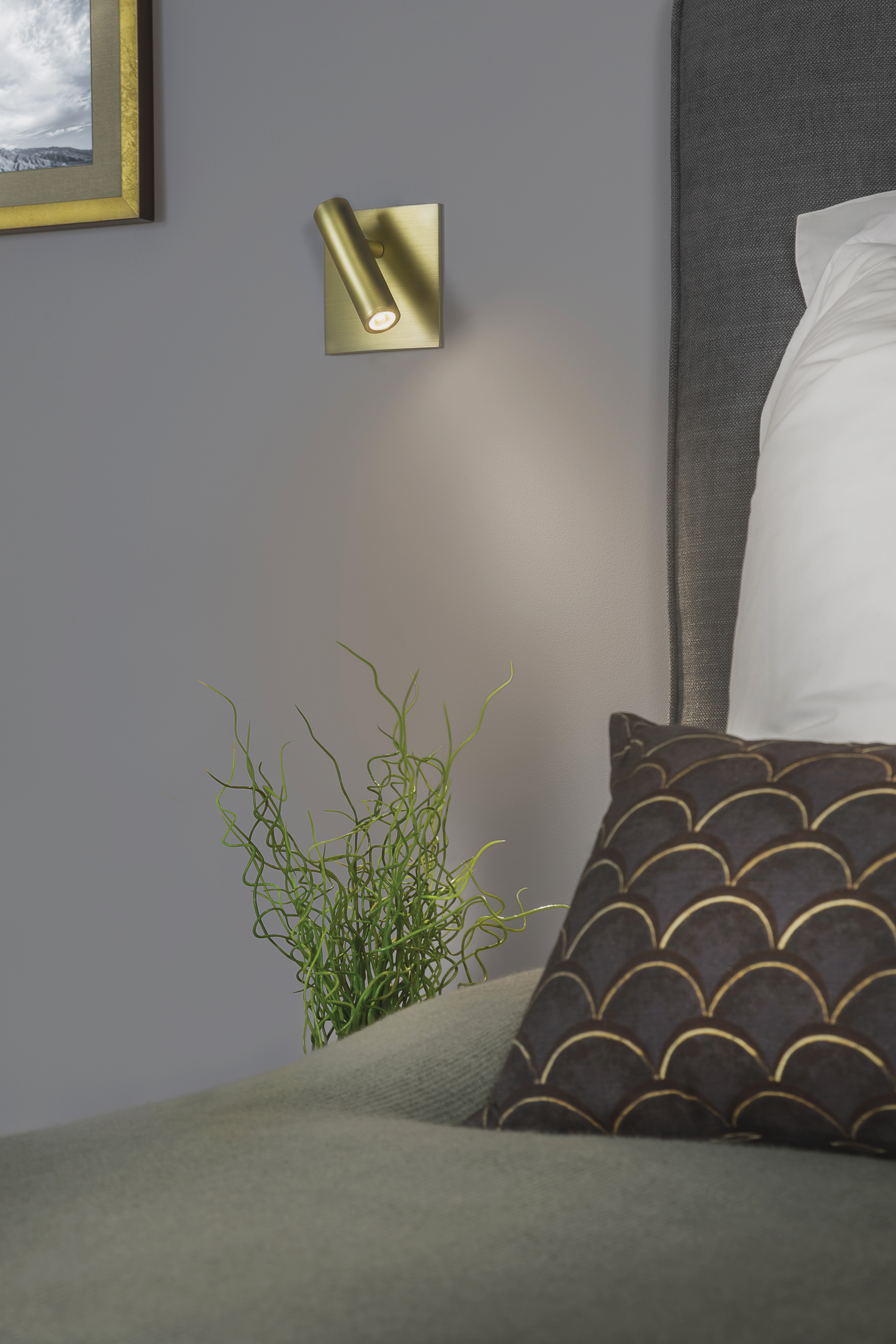 Enna Square Switched LED WL 2700K mat goud