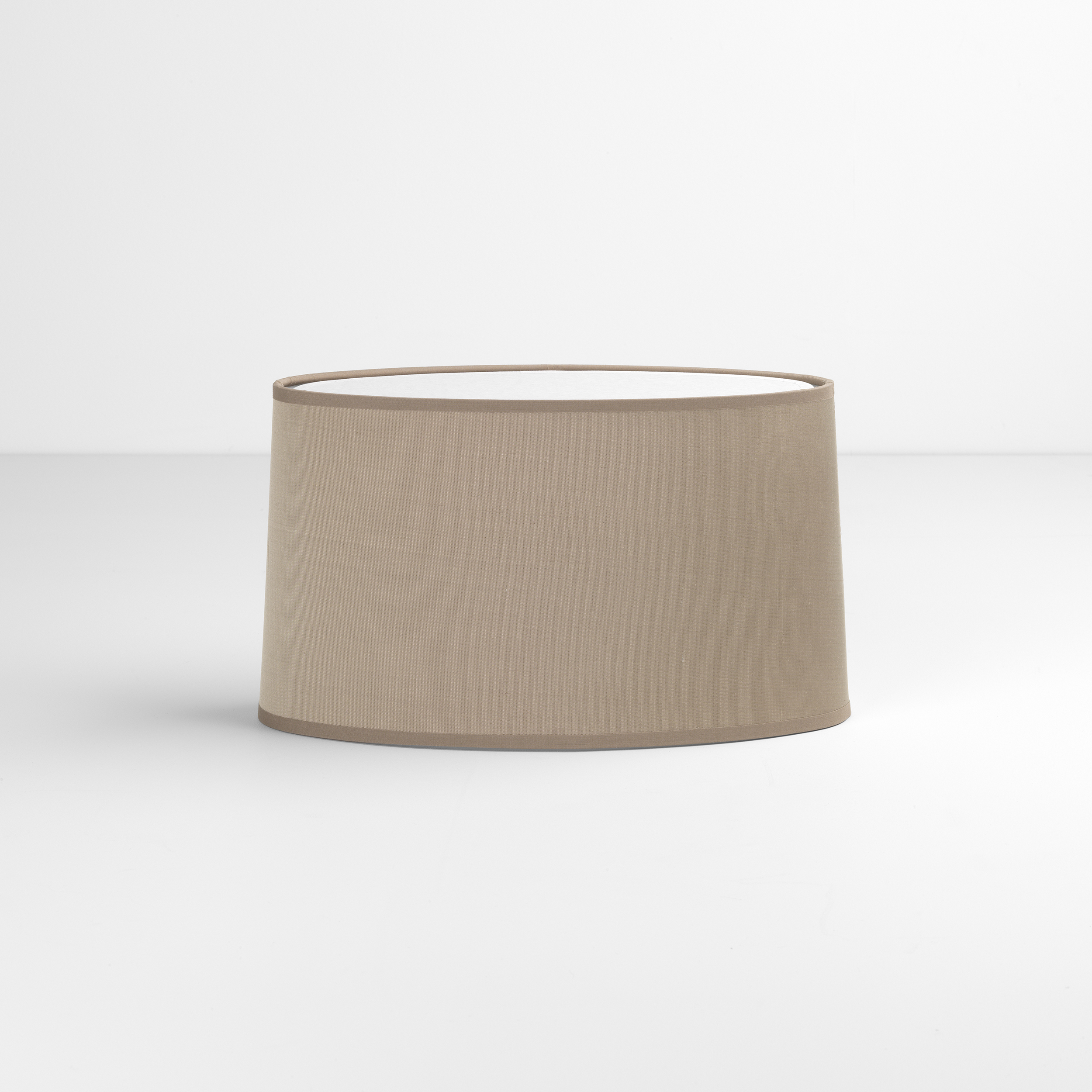 Kap Tapered Oval WL taupe zijde Kap Tapered Oval WL taupe zijde
